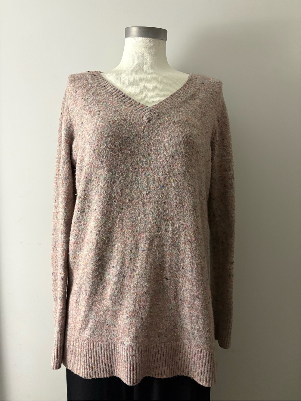 LOFT Dusty Pink Speckled V-Neck Sweater